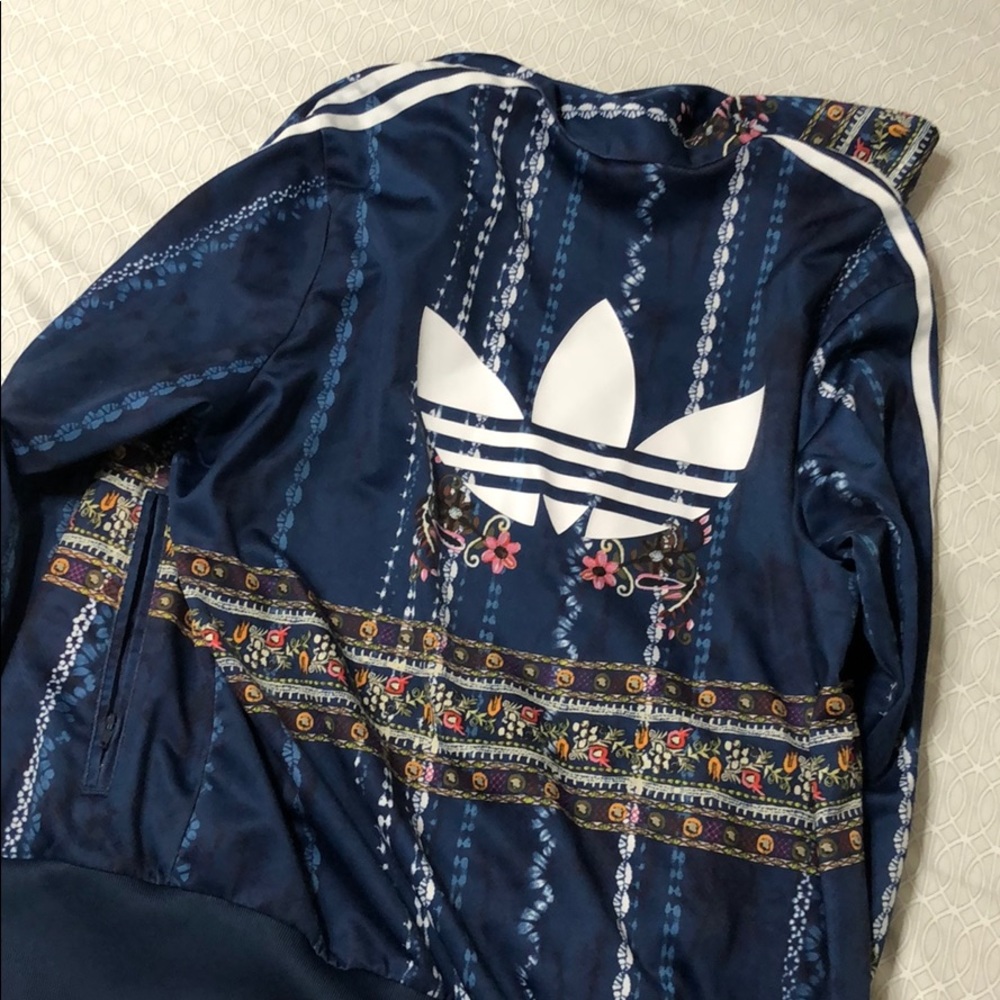 Adidas sweater